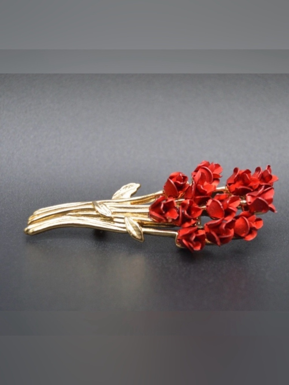 Vintage Avon Red Rose Bouquet Brooch Gold Tone Enamel Floral Pin DM 1997